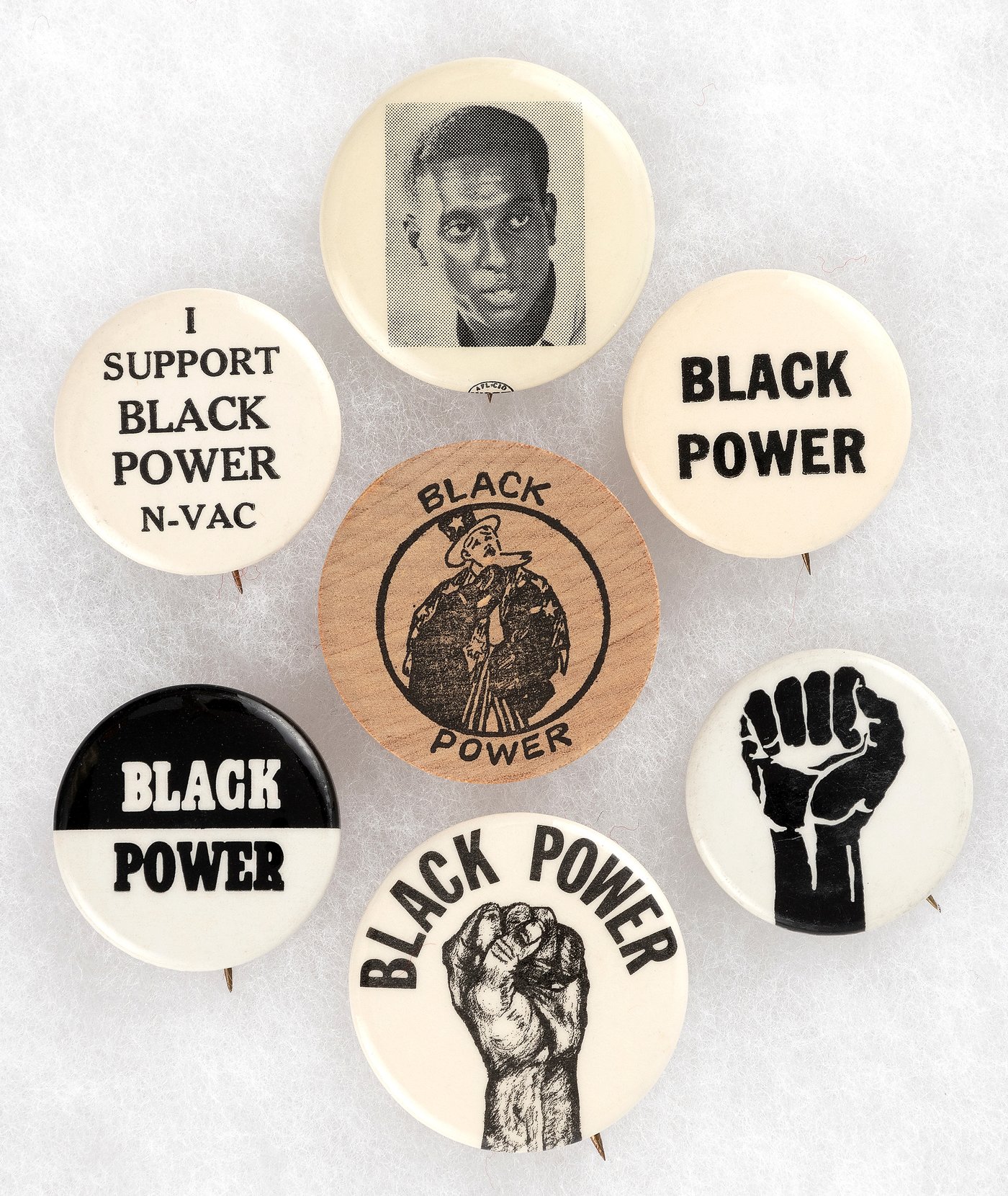 Hake's "BLACK POWER" COLLECTION OF SEVEN CIVIL RIGHTS BUTTONS.