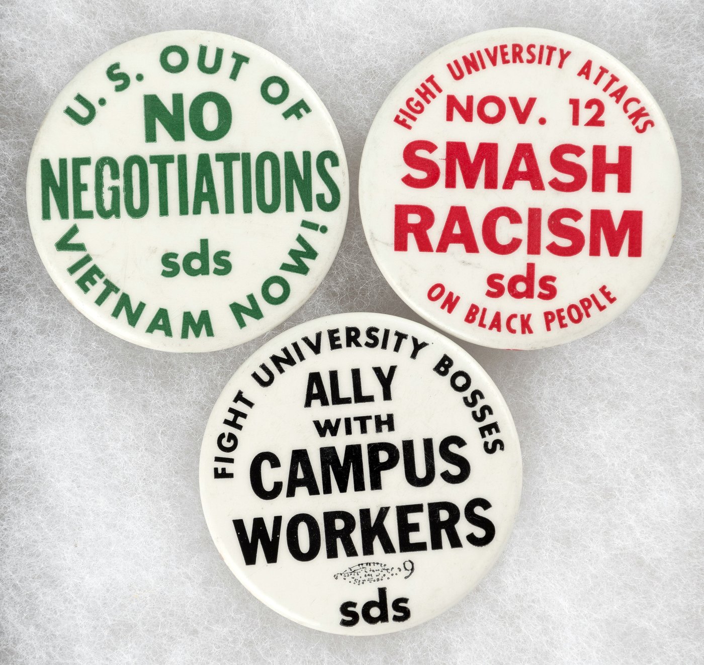 Hake's - SDS CIVIL RIGHTS & ANTI-VIETNAM WAR BUTTON TRIO.