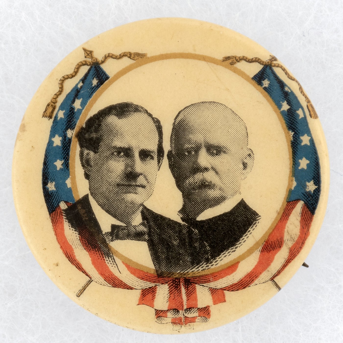 Hake's - BRYAN AND STEVENSON AMERICAN FLAGS JUGATE BUTTON.