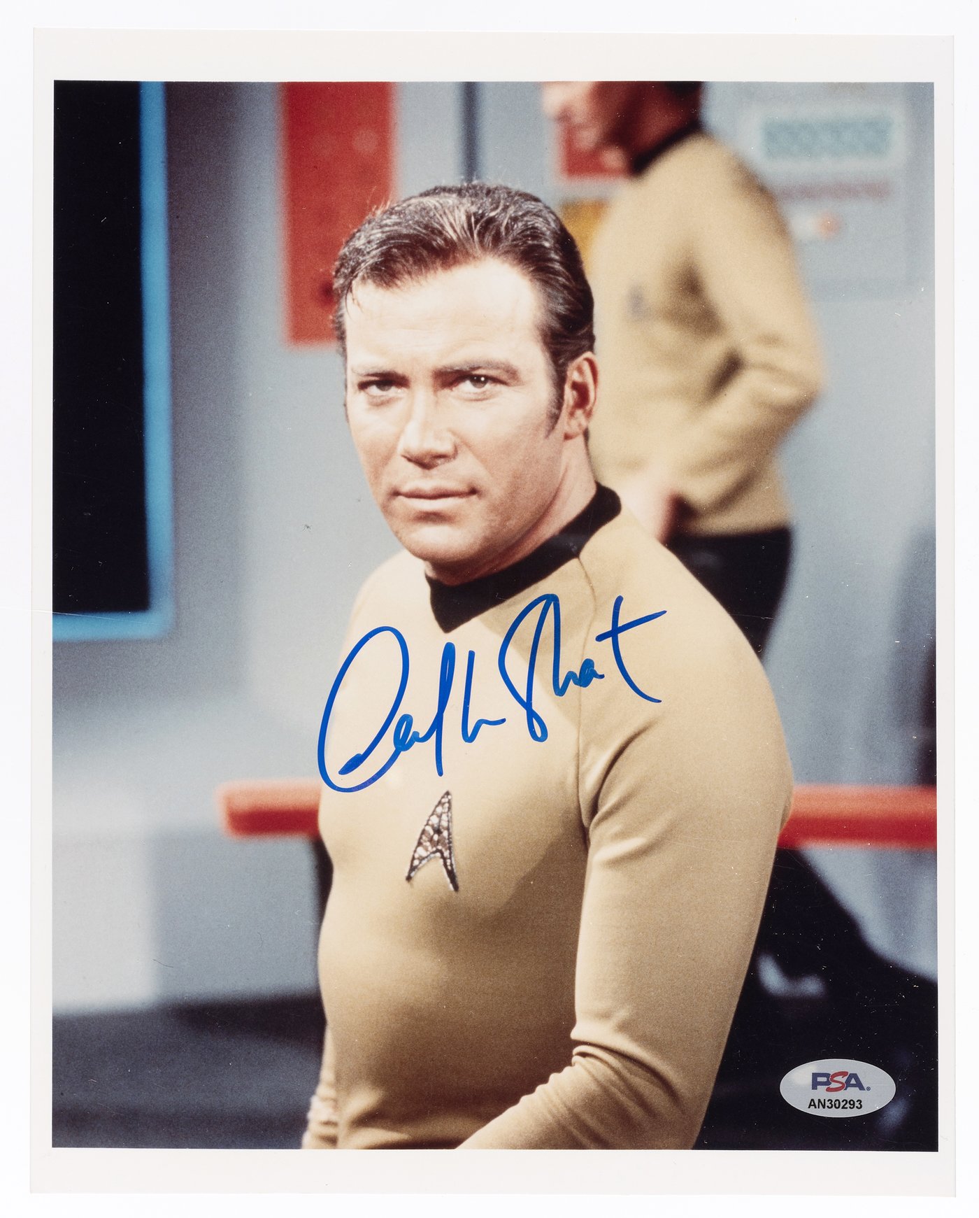 Hake's - STAR TREK - CAPTAIN KIRK ACTOR WILLIAM SHATNER SIGNED PHOTO.