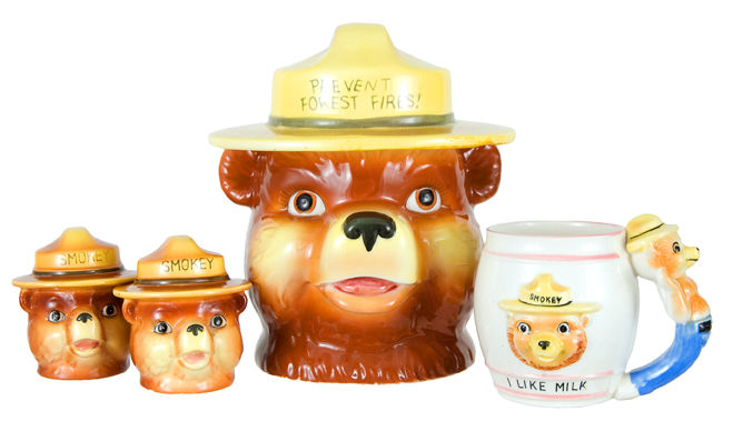 Thriftco Smokey The Bear Salt & Pepper Shakers - Japan - Vin'yet Etc.