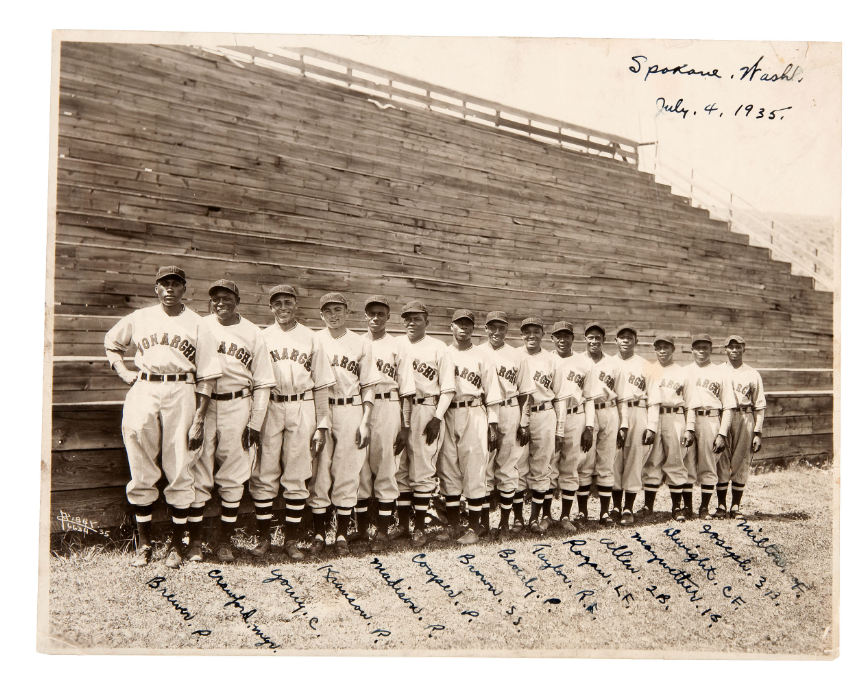 1945 KANSAS CITY MONARCHS KC 8X10 TEAM PHOTO BASEBALL PICTURE NEGRO LEAGUE