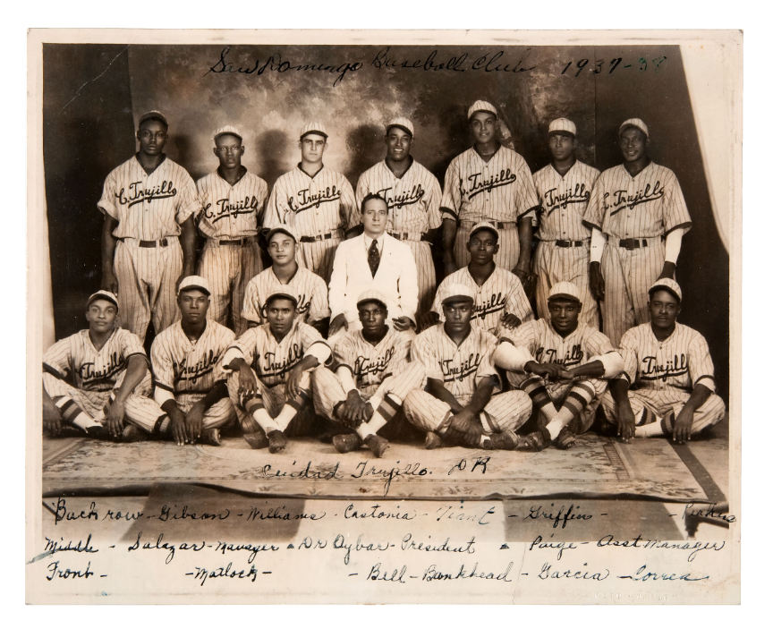 Hake's - 1937 CIUDAD TRUJILLO BASEBALL TEAM PHOTO WITH HOF'ERS SATCHEL PAIGE,  JOSH GIBSON AND COOL PAPA BELL.