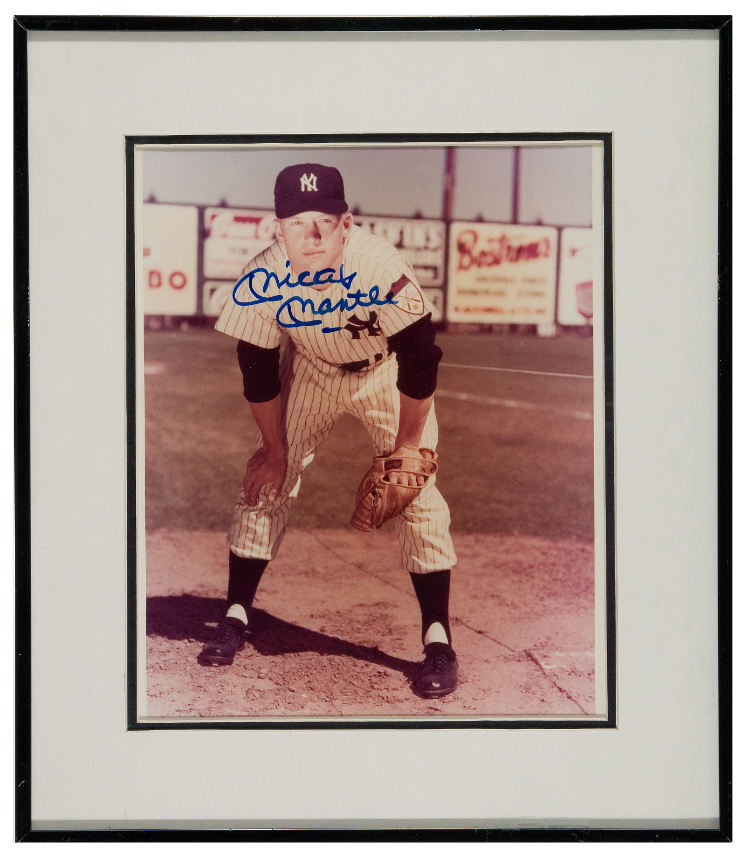 Hake's - MICKEY MANTLE SIGNED PHOTO DISPLAY.