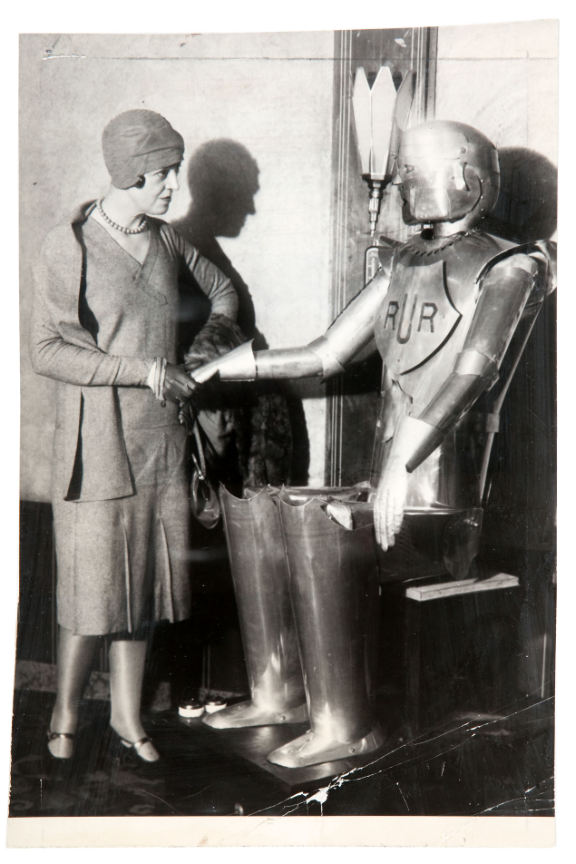 Hake's - “MR. ERIC ROBOT” 1929 NEWS SERVICE PHOTO.